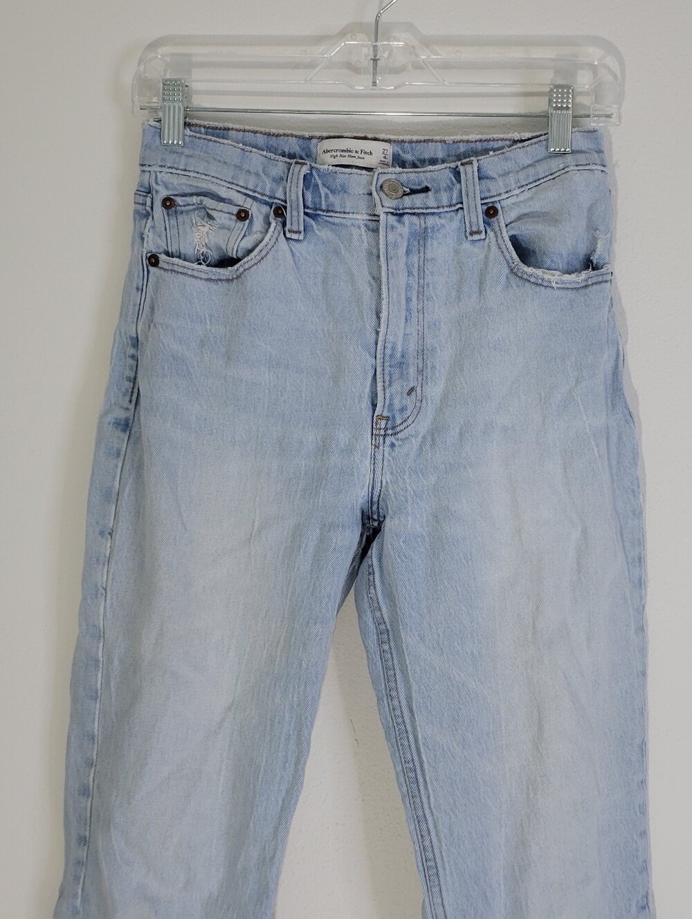 Abercrombie & Fitch Women Size 27/4 R Light Wash Cropped Women's Jeans - Picture 3 of 9